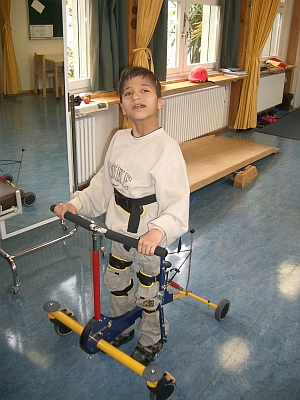 Bewegungsf&ouml;rderung mit Gehhilfe