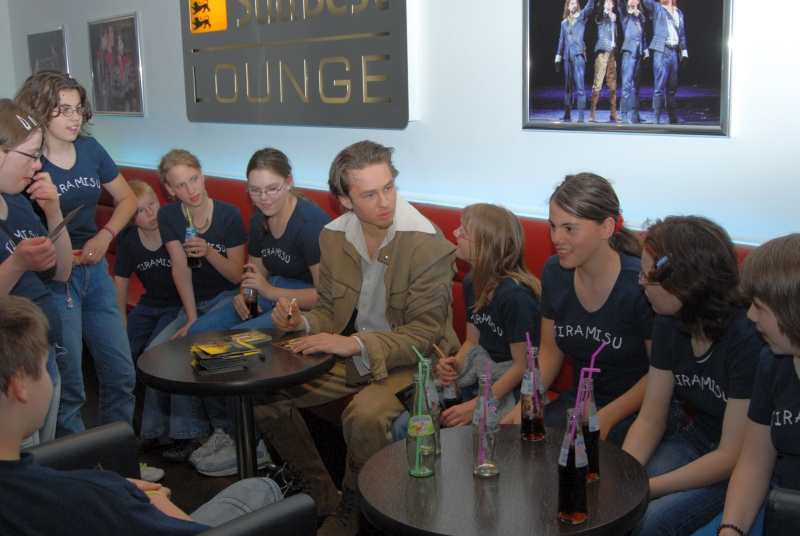 Autogrammstunde beim Musicalstar