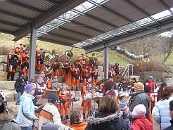 Die Guggenmusik spielt für die Klosterbergschule