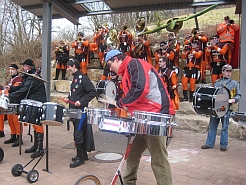 Die Guggenmusik spielt für die Klosterbergschule