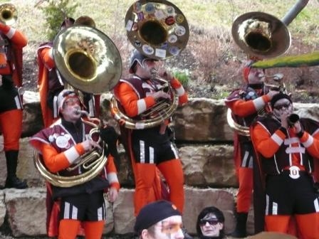 Freiwillige Guggenmusik Überdruck in der Klosterbergschule