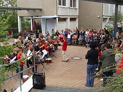 Mit Pauken und Trompeten im Schulhof der Klosterbergschule