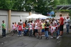 Der Start zum Lauf um die Leiterplattenschule