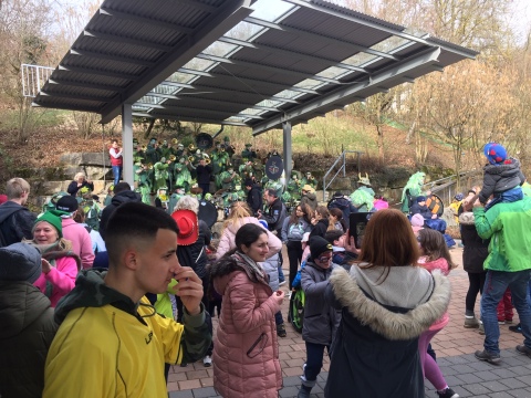 Guggenmusik Überdruck in der Klosterbergschule