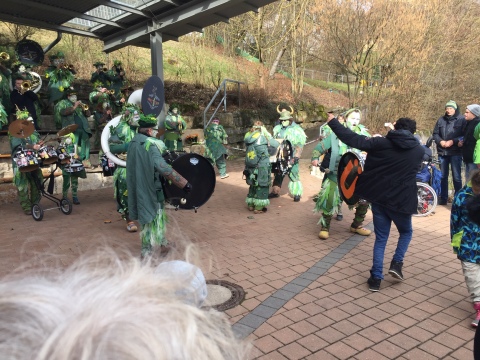 Guggenmusik Überdruck in der Klosterbergschule