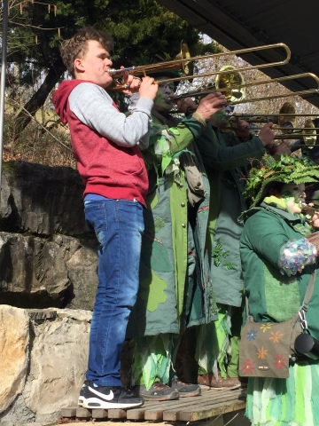 Guggenmusik Überdruck in der Klosterbergschule