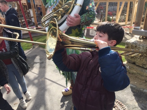 Guggenmusik Überdruck in der Klosterbergschule